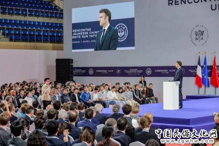 马克龙中英法三语分享访华行程 赞“法中友谊万岁!”